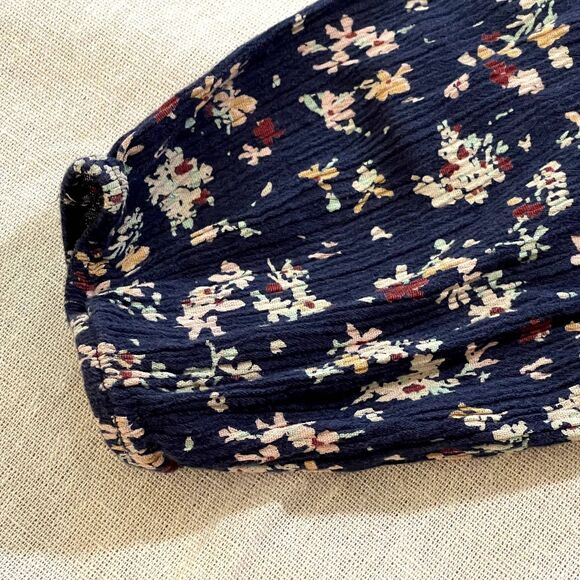 Chaps | Navy Floral Long Sleeve Peasant Top | Medium - Picture 4 of 6